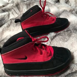 Nike Woodside 2 High Distance Red/Black Sz 10